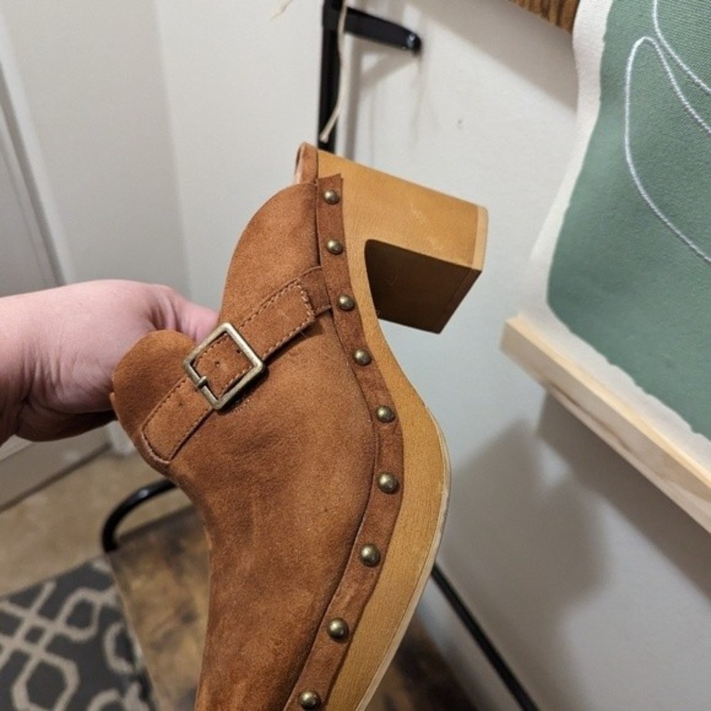 Torrid Tan Clogs size 8ww
